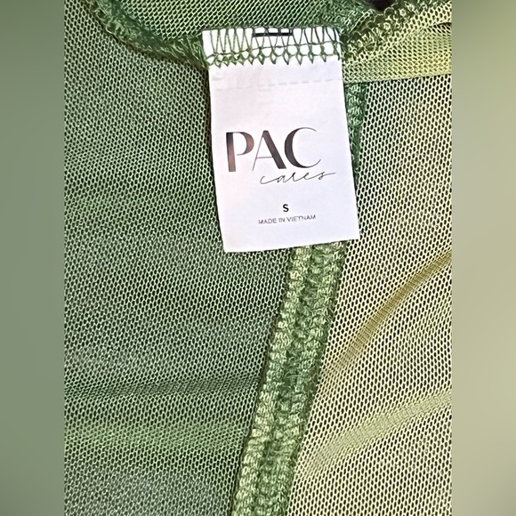 NWOT PacSun Two Toned Mesh Crop Top Small - Picture 4 of 5